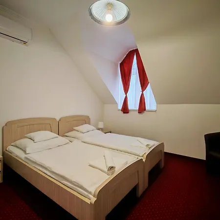 Menta & Bar Bed & Breakfast Kapuvar